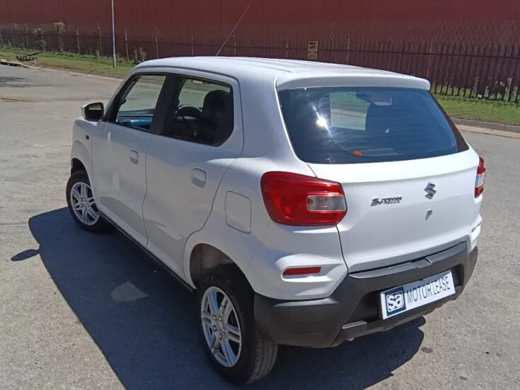 2013 Suzuki S-Presso/1.0 GL – Back Feature Photo