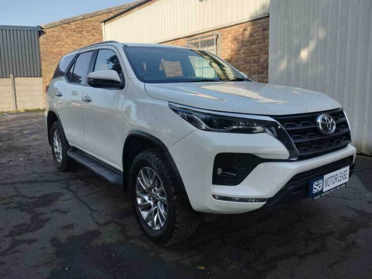 2017 TOYOTA FORTUNER 2.4 GD-6 R/B A/T – Front Feature Photo
