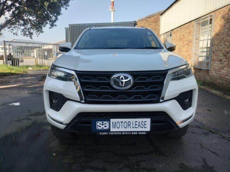 2017 TOYOTA FORTUNER 2.4 GD-6 R/B A/T – Front Photo