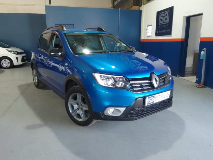 2018 RENAULT SANDERO 900T STEPWAY PLUS/TECHROAD – Front Feature Photo