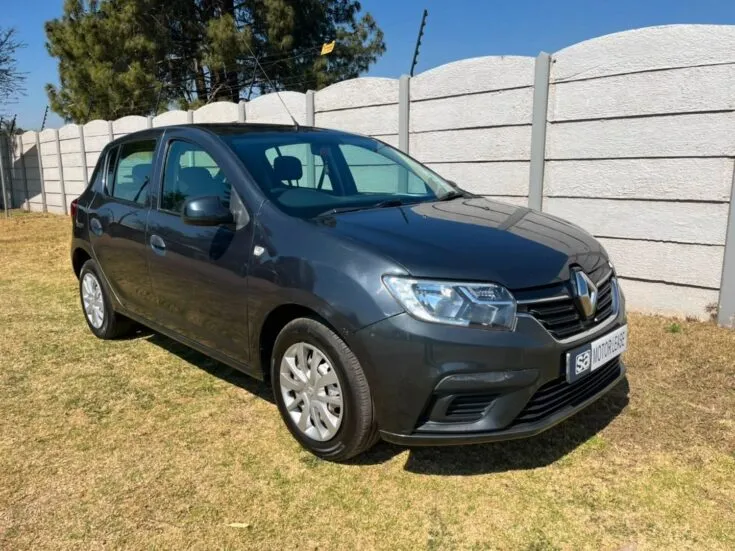 2019 Renault Sandero/0.9 TURBO EXPRESSION – Front Feature Photo