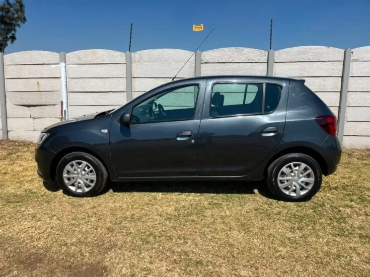 2019 Renault Sandero/0.9 TURBO EXPRESSION – Left Side Photo