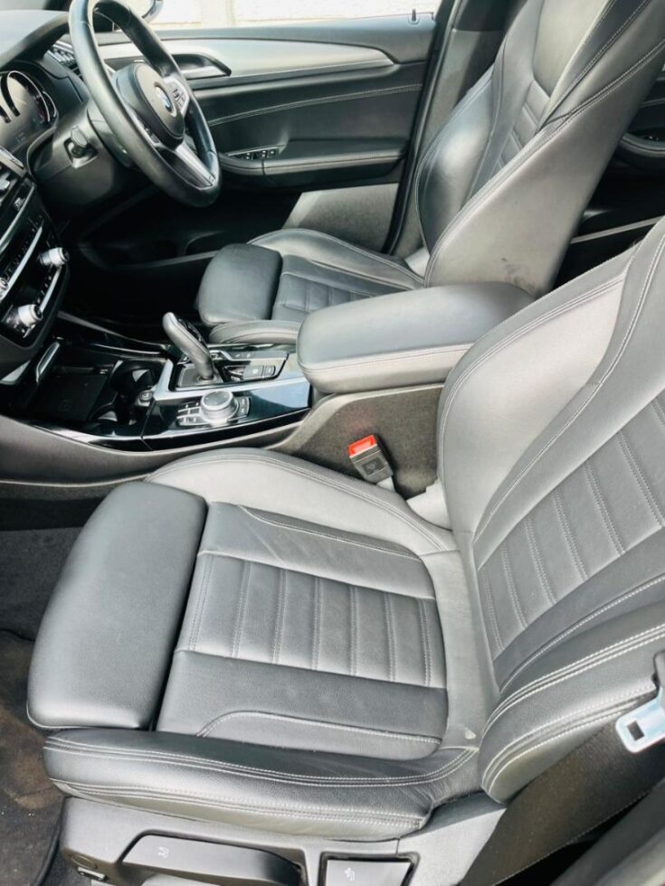 2021 BMW X3 xDRIVE 20d – Front Seats