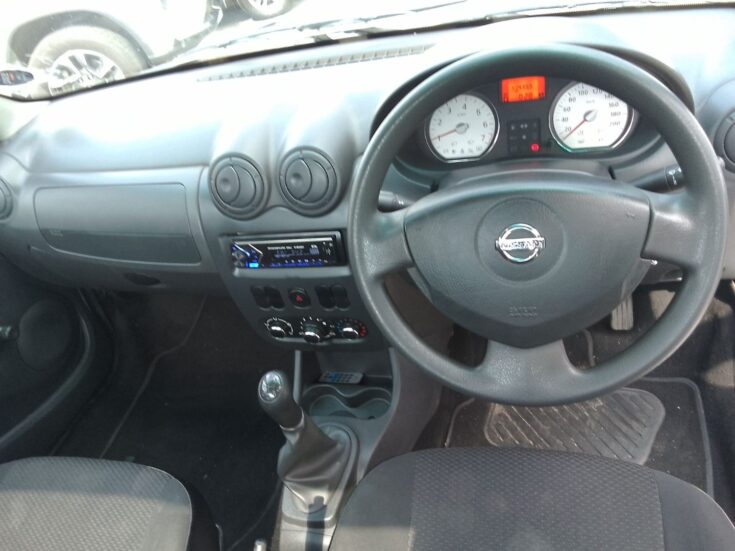 2021 NISSAN NP200 1.6 A/C SAFETY PACK P/U S/C – Interior