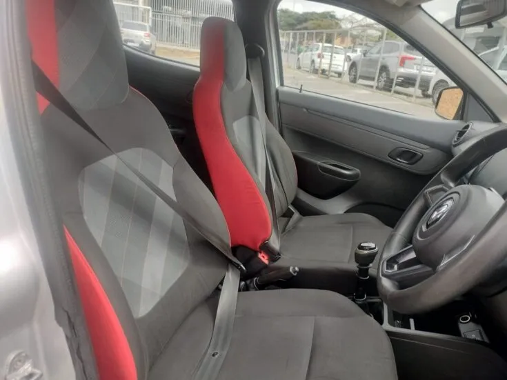 2021 Renault Kwid/1.0 DYNAMIQUE (ABS) – Front Seats