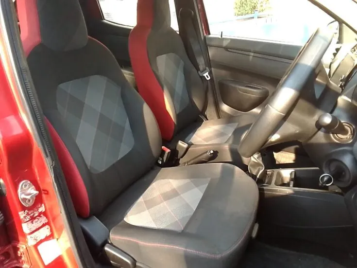 2021 Renault Kwid/1.0 DYNAMIQUE (ABS) – Front Seats