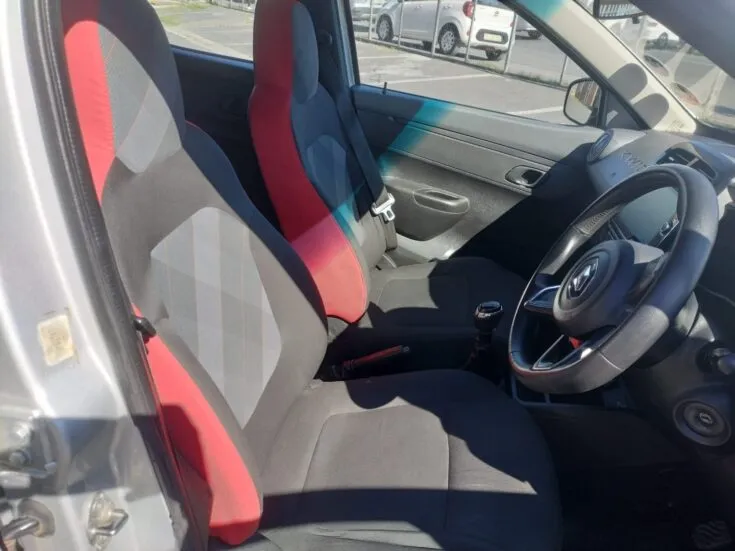 2021 Renault Kwid/1.0 DYNAMIQUE (ABS) – Interior