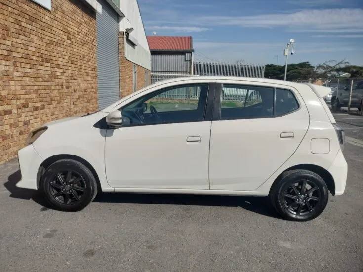 2021 TOYOTA AGYA 1.0 AT – Left Side Photo