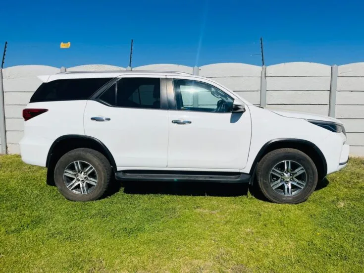 2021 Toyota Fortuner/2.4 GD-6 RB 6AT – Right Side Photo