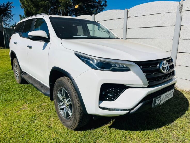 2021 TOYOTA FORTUNER 2.4 GD-6 RB AT – Front Feature Photo