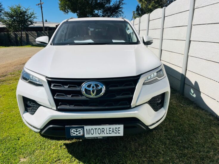 2021 TOYOTA FORTUNER 2.4 GD-6 RB AT – Front Photo