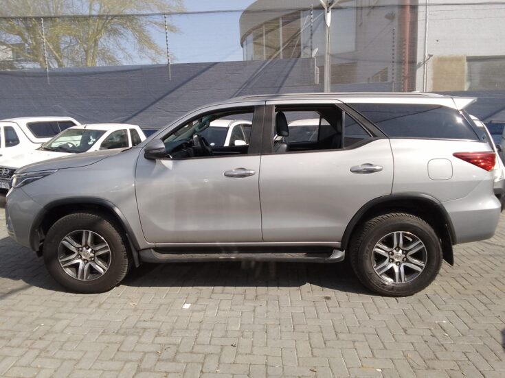 2021 TOYOTA FORTUNER 2.4GD-6 R/B A/T – Left Side Photo