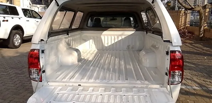 2021 Toyota Hilux/2.4 GD-6 RB SRX 6MT D/C – Boot / Loadbin