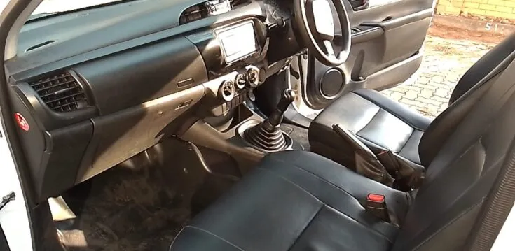 2021 Toyota Hilux/2.4 GD-6 RB SRX 6MT D/C – Interior