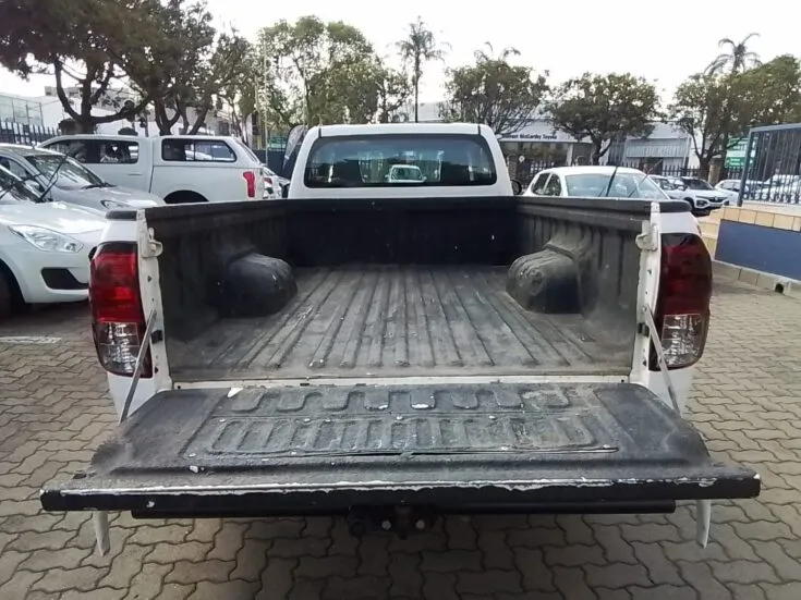 2021 Toyota HILUX/2.4 GD S A/C 5MT SC – Boot / Loadbin
