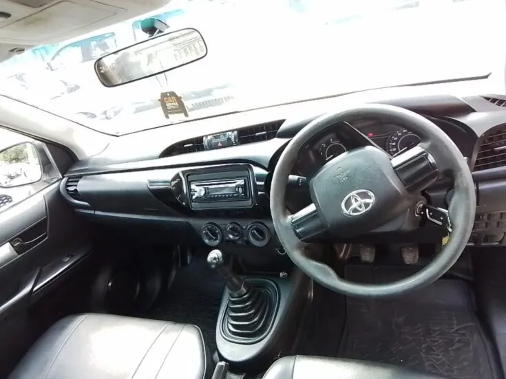 2021 Toyota HILUX/2.4 GD S A/C 5MT SC – Dashboard