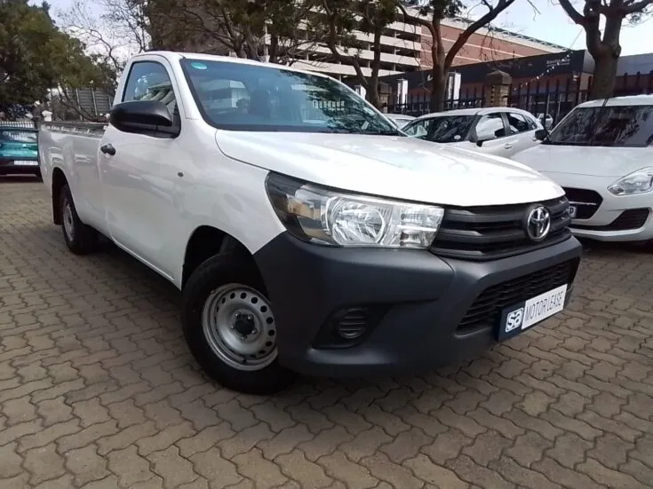 2021 Toyota HILUX/2.4 GD S A/C 5MT SC – Front Feature Photo