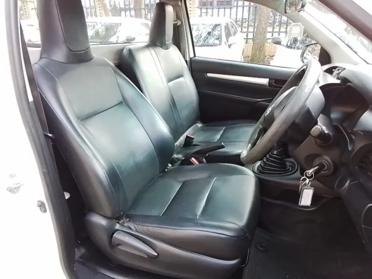 2021 Toyota HILUX/2.4 GD S A/C 5MT SC – Front Seats