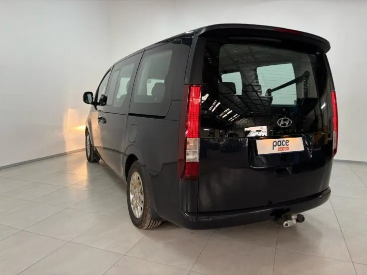 2022 Hyundai Staria/2.2 9S EXECUTIVE – Back Feature Photo