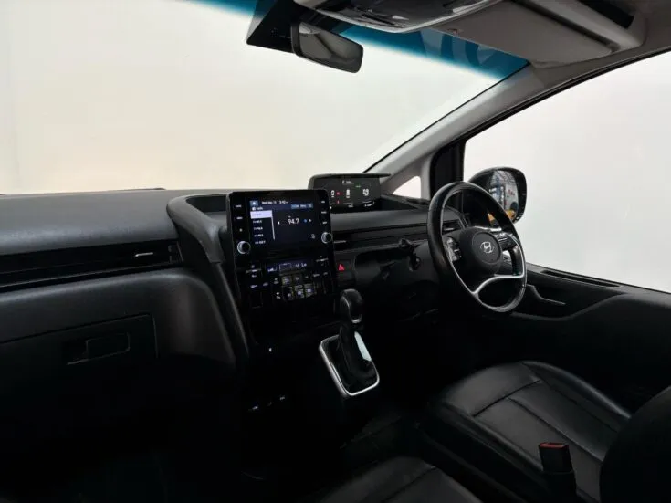 2022 Hyundai Staria/2.2 9S EXECUTIVE – Boot / Loadbin