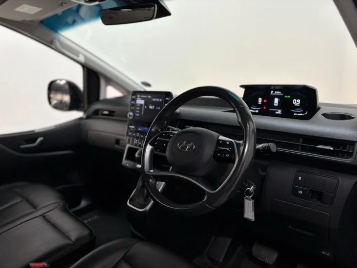 2022 Hyundai Staria/2.2 9S EXECUTIVE – Interior