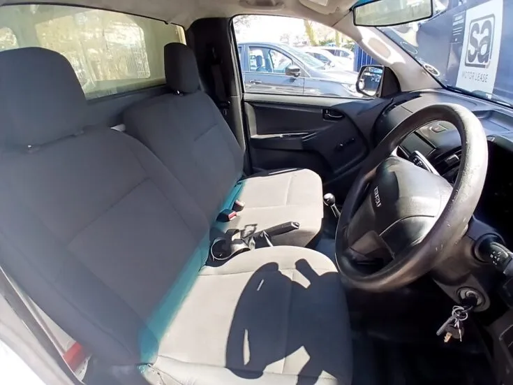2022 Isuzu D-Max/250C S/CAB FLEETSIDE – Front Seats