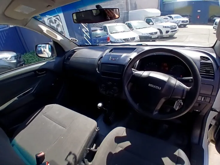 2022 Isuzu D-Max/250C S/CAB FLEETSIDE – Interior