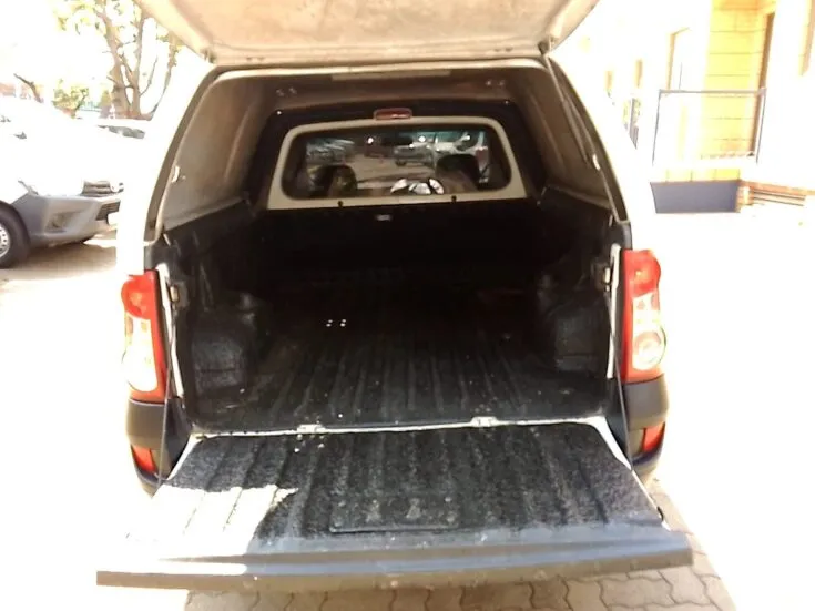 2022 Nissan Np200/1.6 STEALTH LIMITED EDITION – Boot / Loadbin