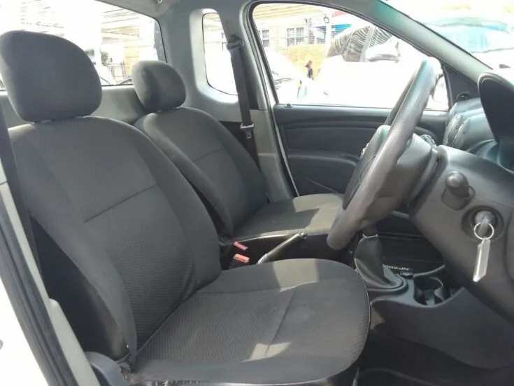 2022 Nissan Np200/1.6 STEALTH LIMITED EDITION – Front Seats