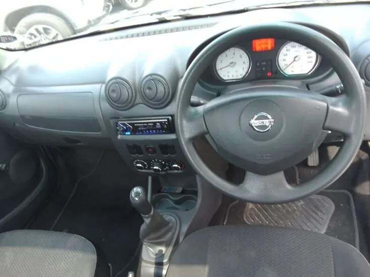 2022 Nissan Np200/1.6 STEALTH LIMITED EDITION – Interior