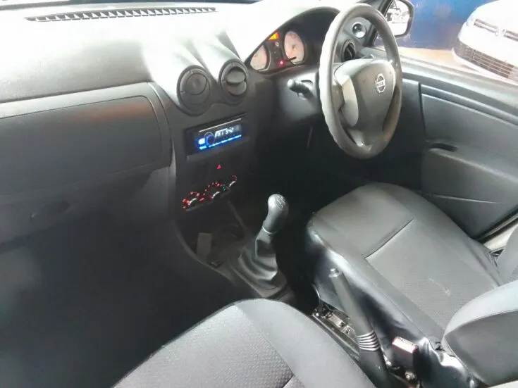 2022 Nissan Np200/1.6 STEALTH LIMITED EDITION – Rear Seats