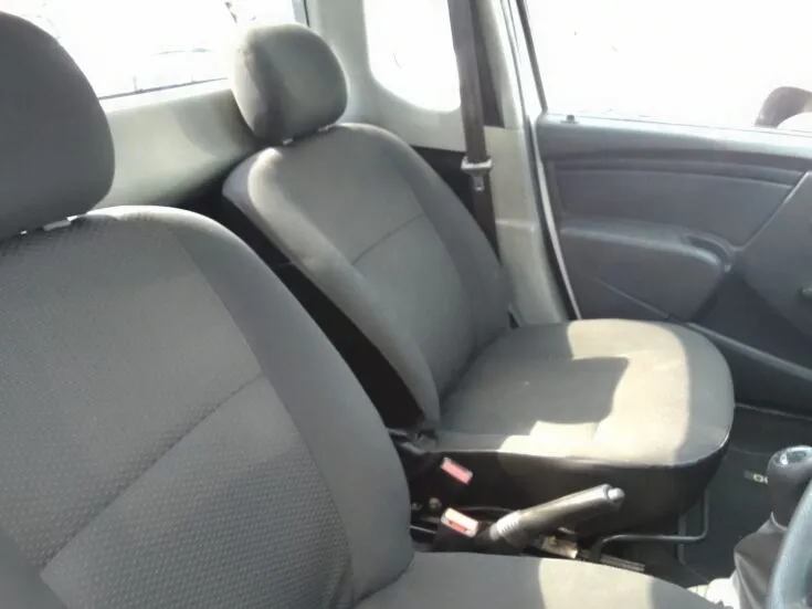 2022 Nissan Np200/1.6 STEALTH LIMITED EDITION – Rear Seats