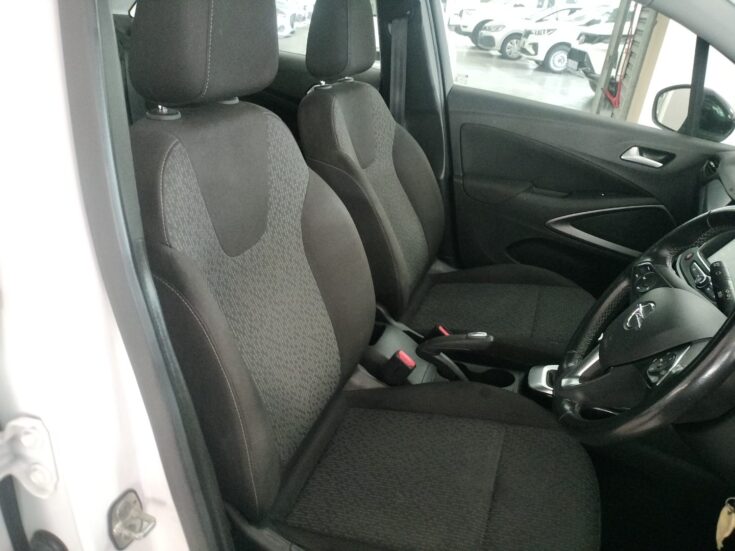 2022 OPEL CROSSLAND 1.2T EDITION A/T – Front Seats