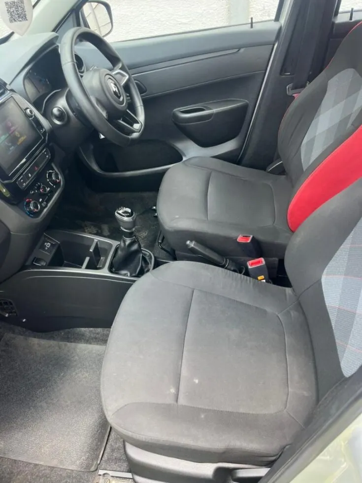2022 Renault Kwid/1.0 DYNAMIQUE (ABS) – Front Seats