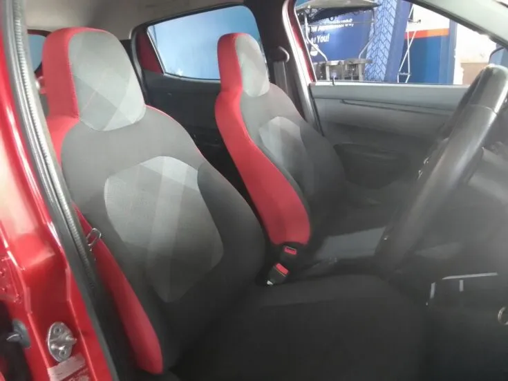 2022 Renault Kwid/1.0 DYNAMIQUE (ABS) – Front Seats