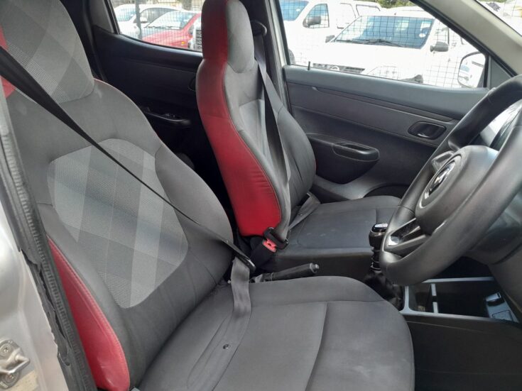 2022 RENAULT KWID DYNAMIQUE MANUAL – Front Seats