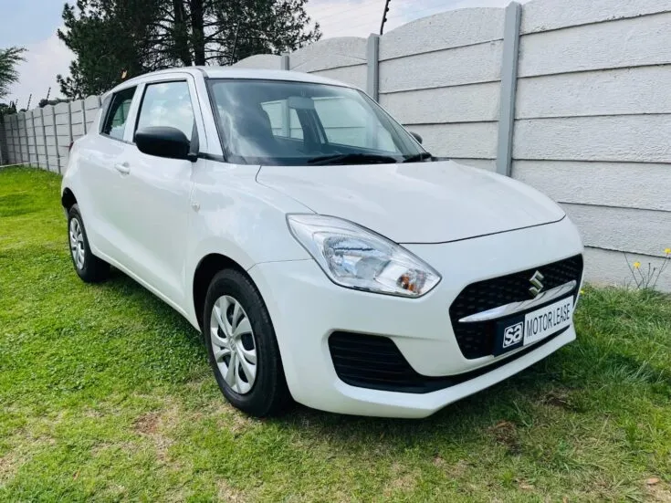 2022 Suzuki Swift/1.2 GA – Front Feature Photo