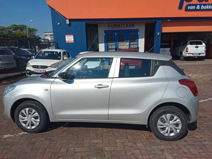 2022 Suzuki Swift/1.2 GA – Left Side Photo
