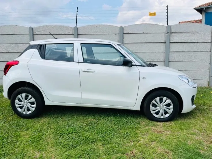 2022 Suzuki Swift/1.2 GA – Right Side Photo