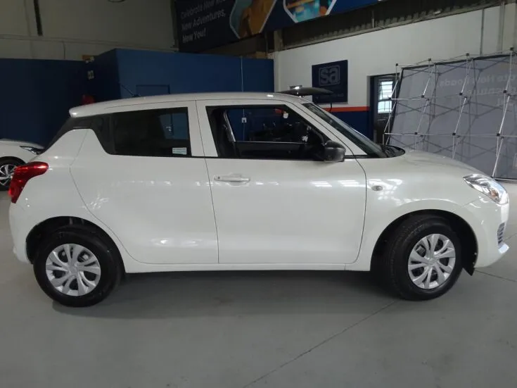 2022 Suzuki Swift/1.2 GA – Right Side Photo