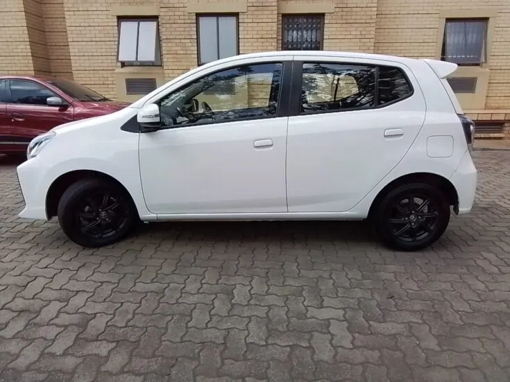 2022 Toyota Agya/1.0 5MT – Left Side Photo