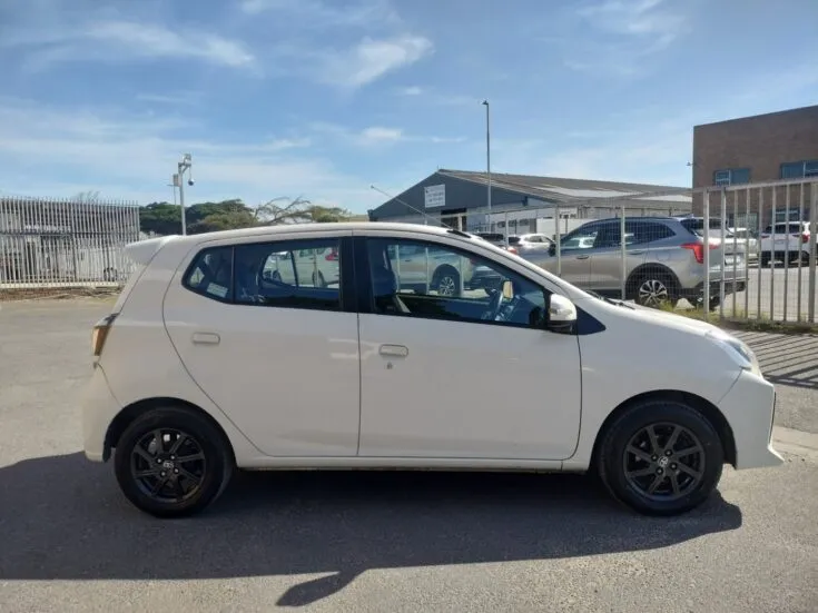 2022 Toyota Agya/1.0 5MT – Right Side Photo