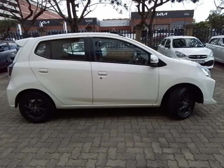 2022 Toyota Agya/1.0 5MT – Right Side Photo