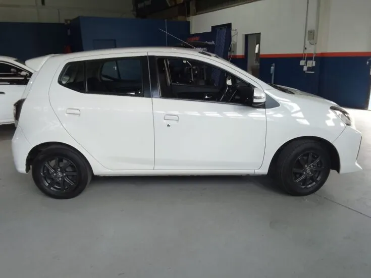 2022 TOYOTA AGYA 1.0 AUTO – Right Side Photo