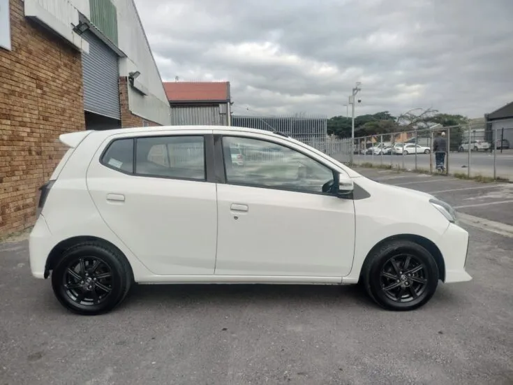 2022 TOYOTA AGYA 1.0 AUTO – Right Side Photo