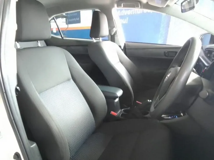 2022 Toyota Corolla Quest/1.8 PLUS CVT – Front Seats