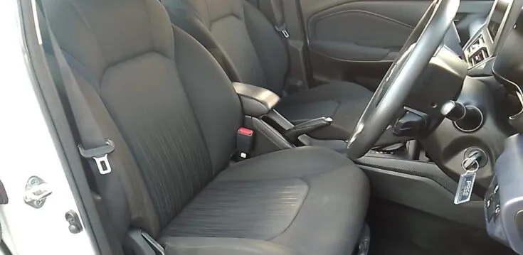 2022 Toyota Starlet/1.5 XS 4AT – Front Seats