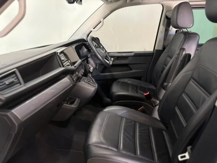 2022 Volkswagen T6-1 Caravelle/2.0 BITDI HIGHLINE 4MOTION DSG – Front Seats