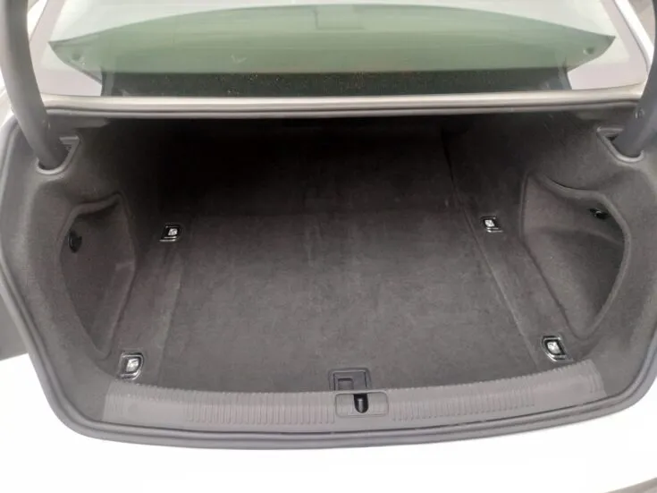 2023 Audi A4/2.0L 35 TFSI S TRONIC 7AT 4X2 – Boot / Loadbin