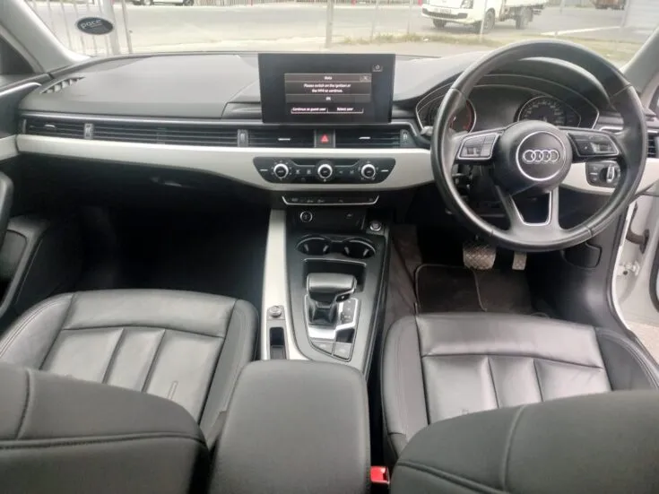 2023 Audi A4/2.0L 35 TFSI S TRONIC 7AT 4X2 – Dashboard